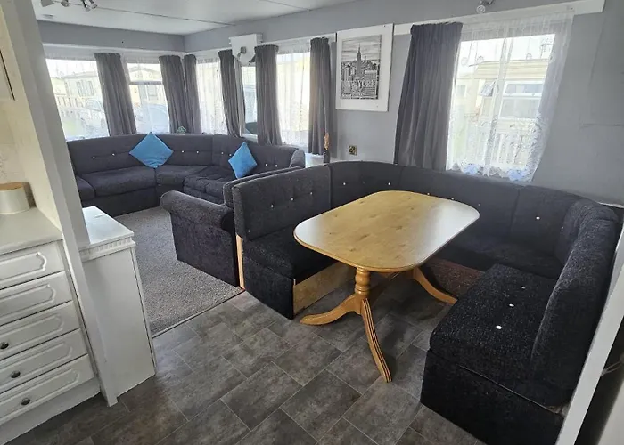 Golden Anchor 8B9 Caravan Park Holiday Home