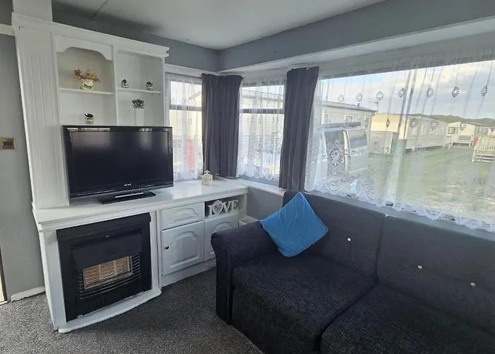 Golden Anchor 8B9 Caravan Park Holiday Home