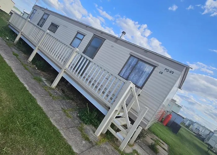 Golden Anchor 8B9 Caravan Park Holiday Home